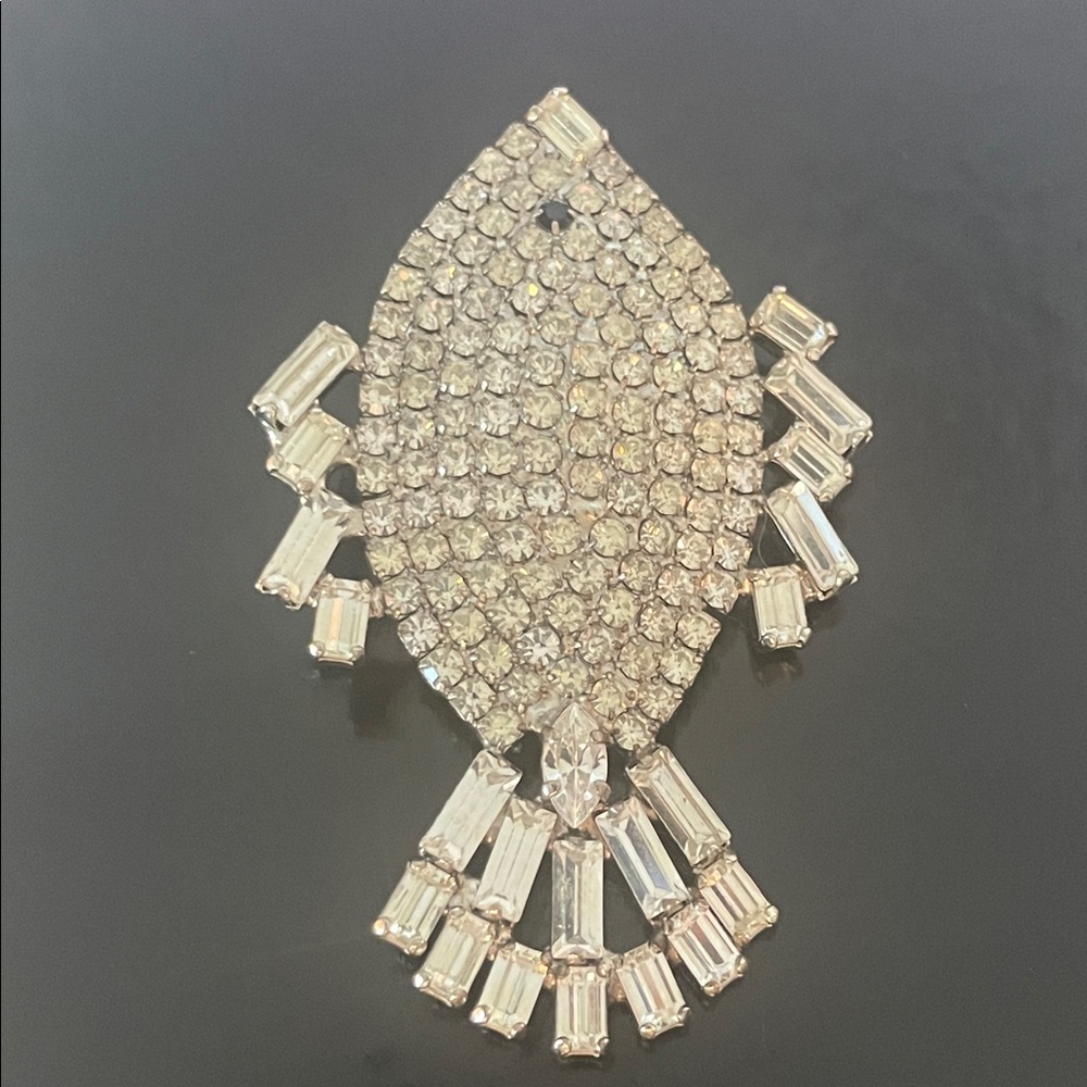 Elegant Silver Tone  Pave Rhinestone Fish Brooch - Picture 2 of 5